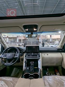 تۆیۆتا لاند کروزەر